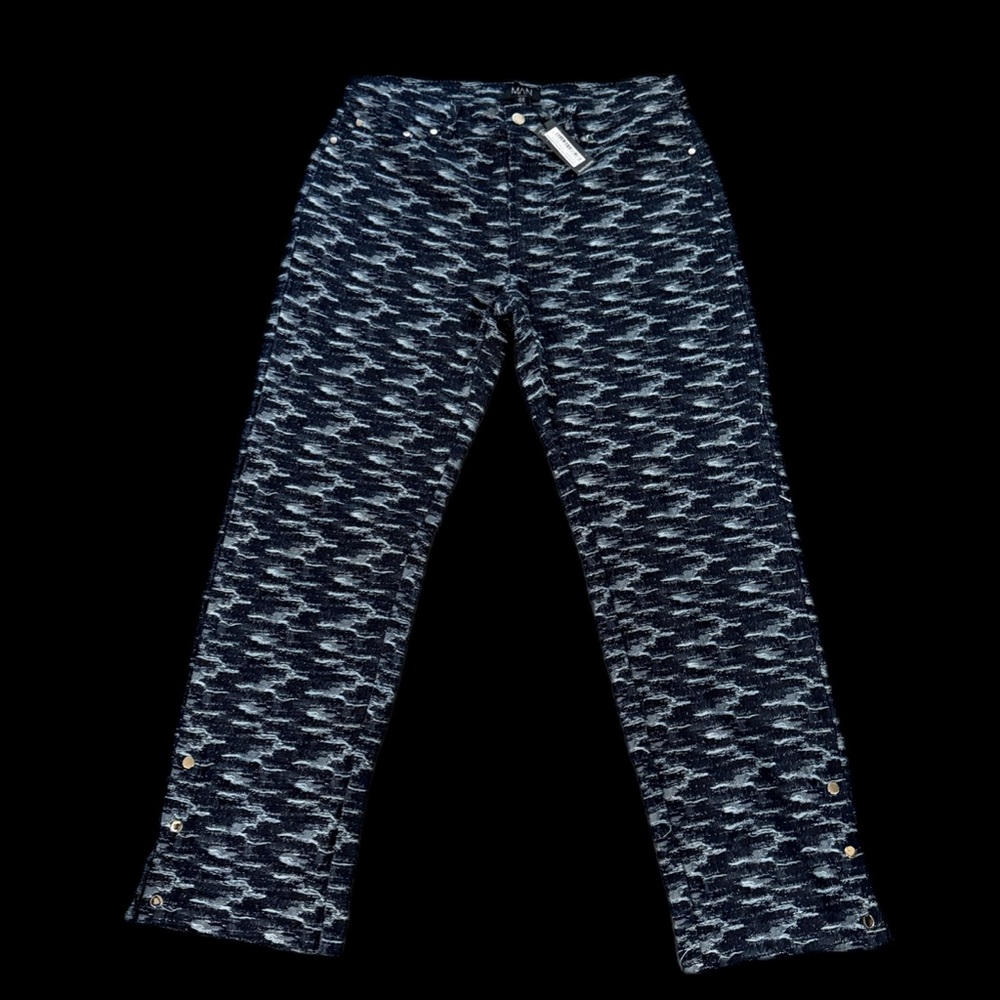 Boohoo Man Relaxed Rigid Popper Hem Fabric Interest Jean Size 34 NWT MSRP $330